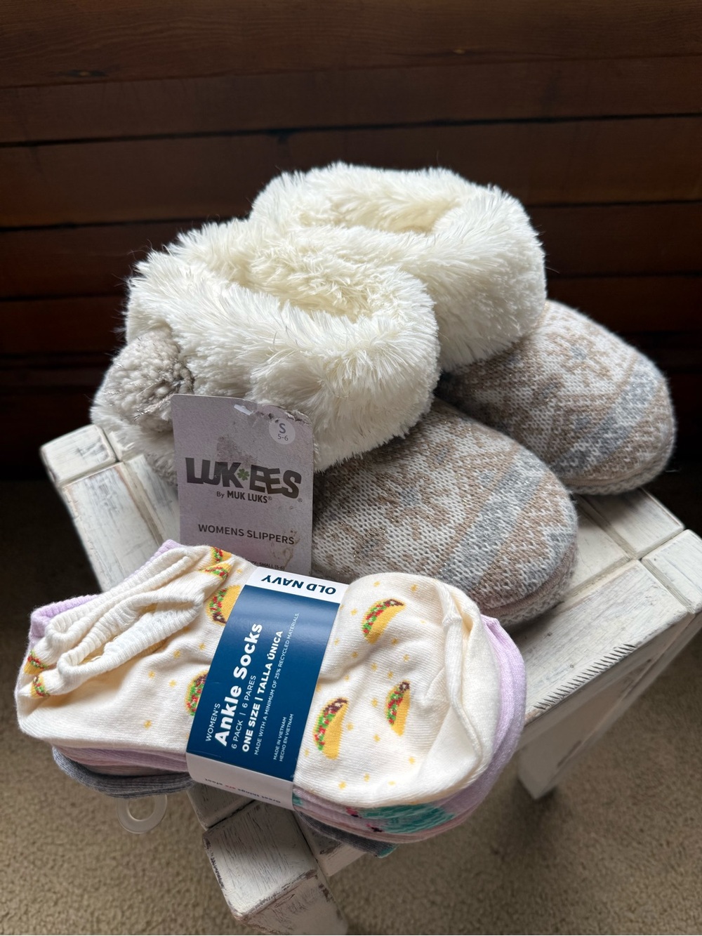 Brand new Cream and Tan Knit Faux-Fur Lined Slippers with brand new Sock Pack